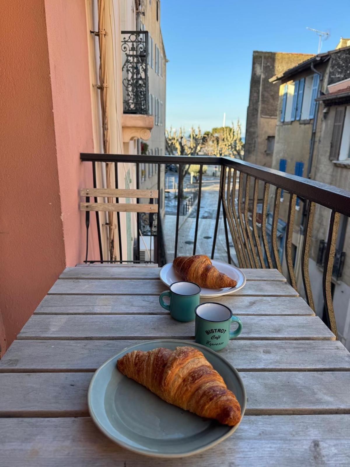 Un Balcon, Au Coeur Du Village Apartment *